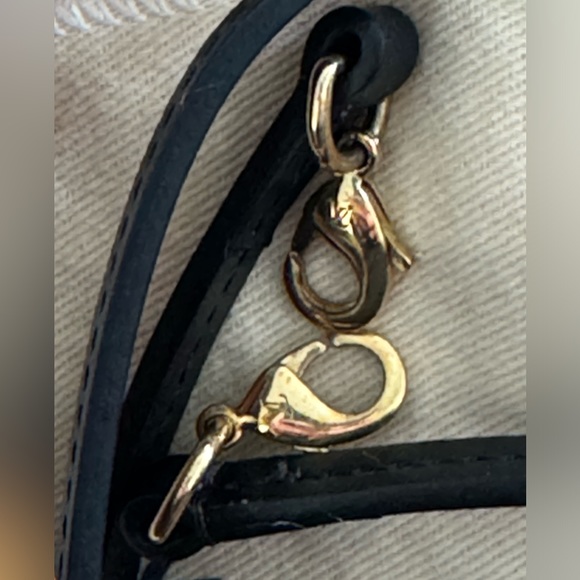 LOUIS VUITTON Eye Trunk iphone X & XS
Monogram Reverse - Picture 12 of 16